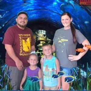 Meet your Posher, Halie